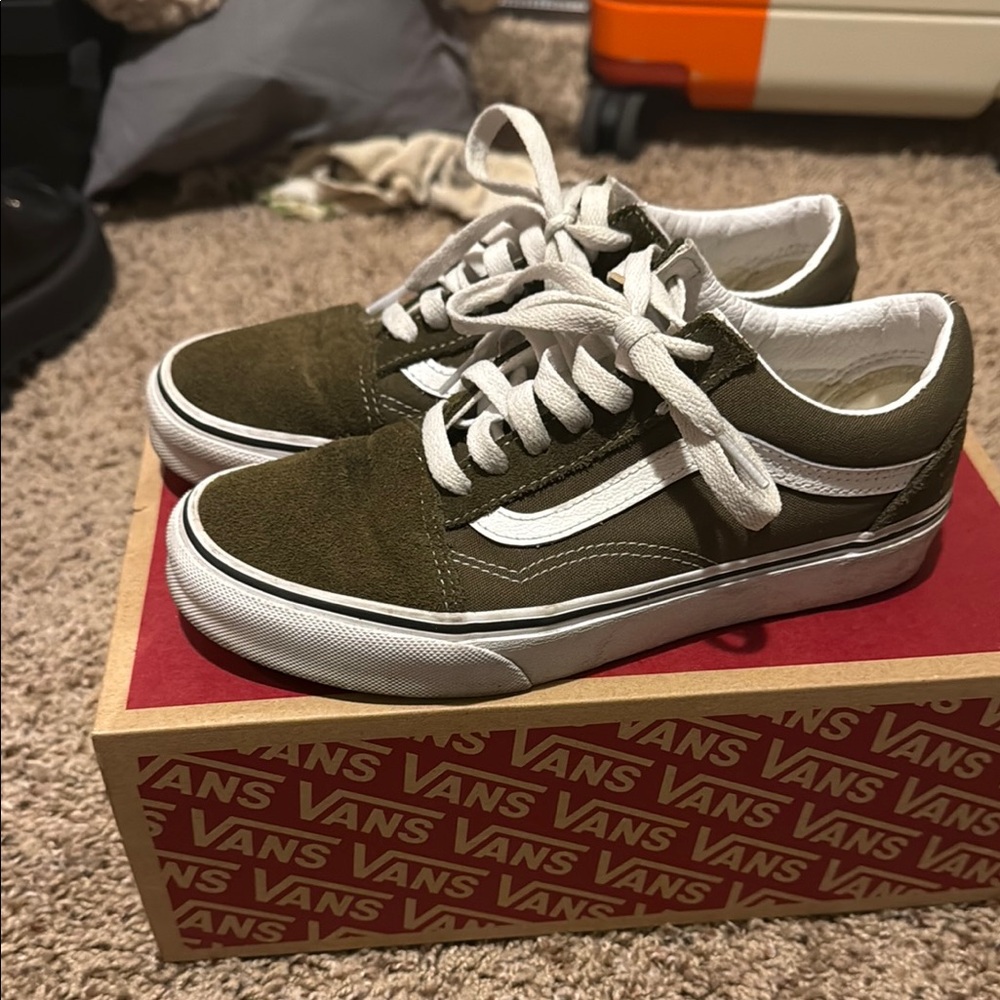 Vans Green and White Low-Top Sneakers with Iconic Stripe